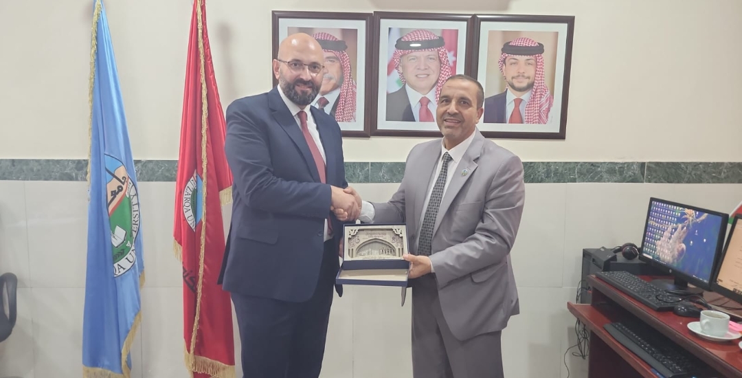 جامعة الزرقاء تستضيف وفدًا من جمعية إنتاج
