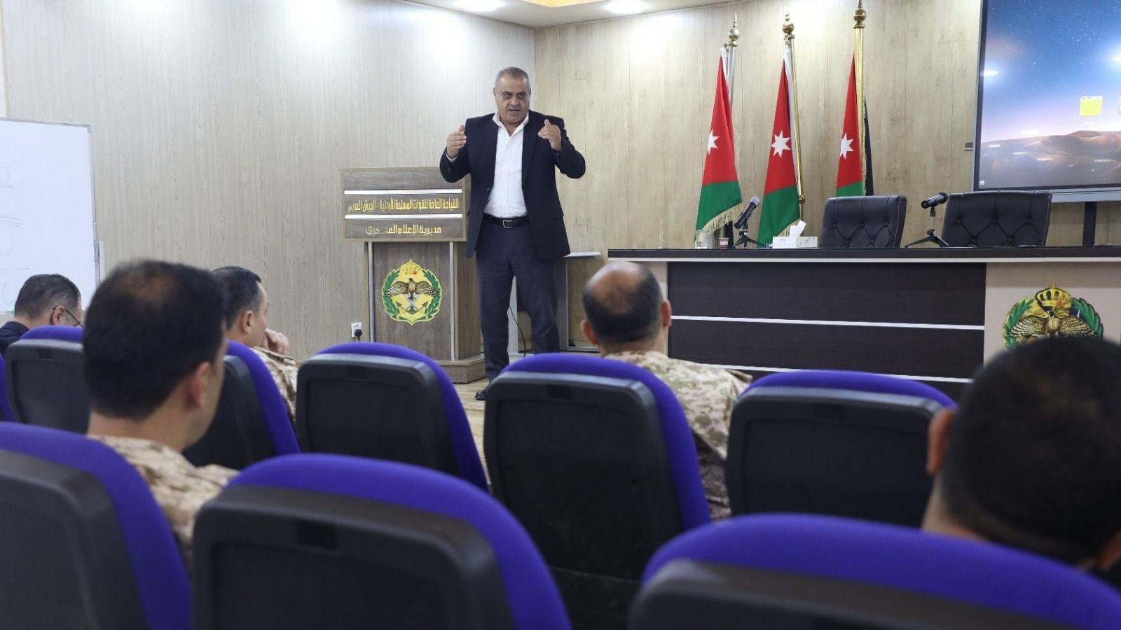 "إعلام الزرقاء" تشارك في تنظيم دورة القادة أمام الإعلام والمتحدثين الرسميين