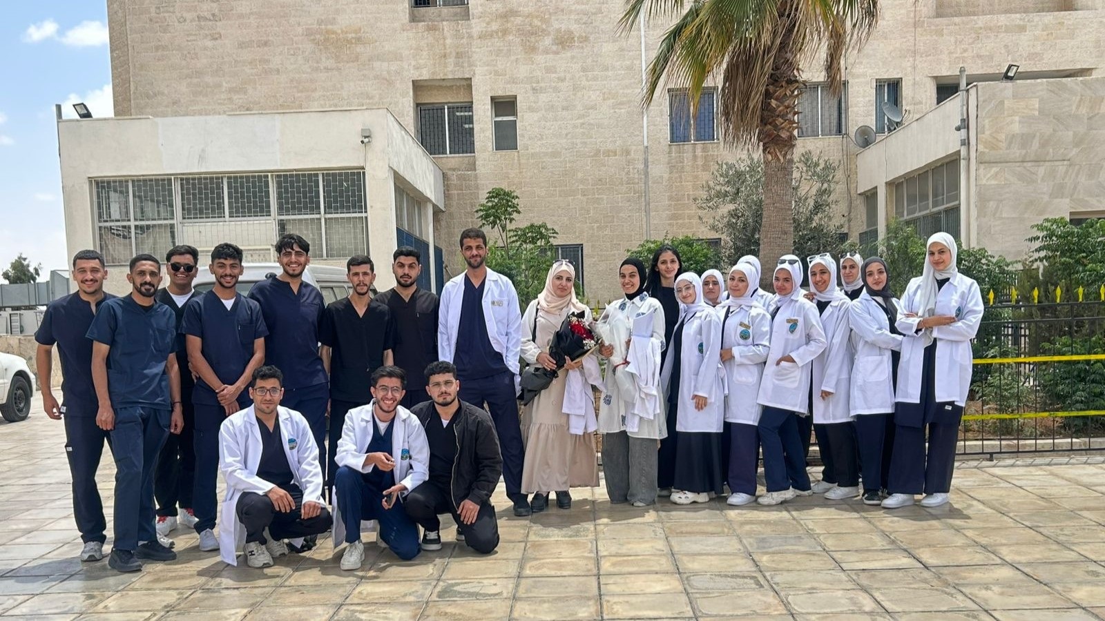 جامعة الزرقاء تنظم نشاطًا توعويًا حول "كيفية التعايش مع أمراض الكلى"
