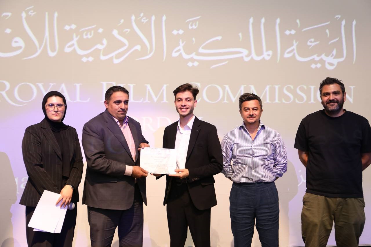 الملكية للأفلام تدعم انتاج فيلم لطالب من "إعلام الزرقاء"